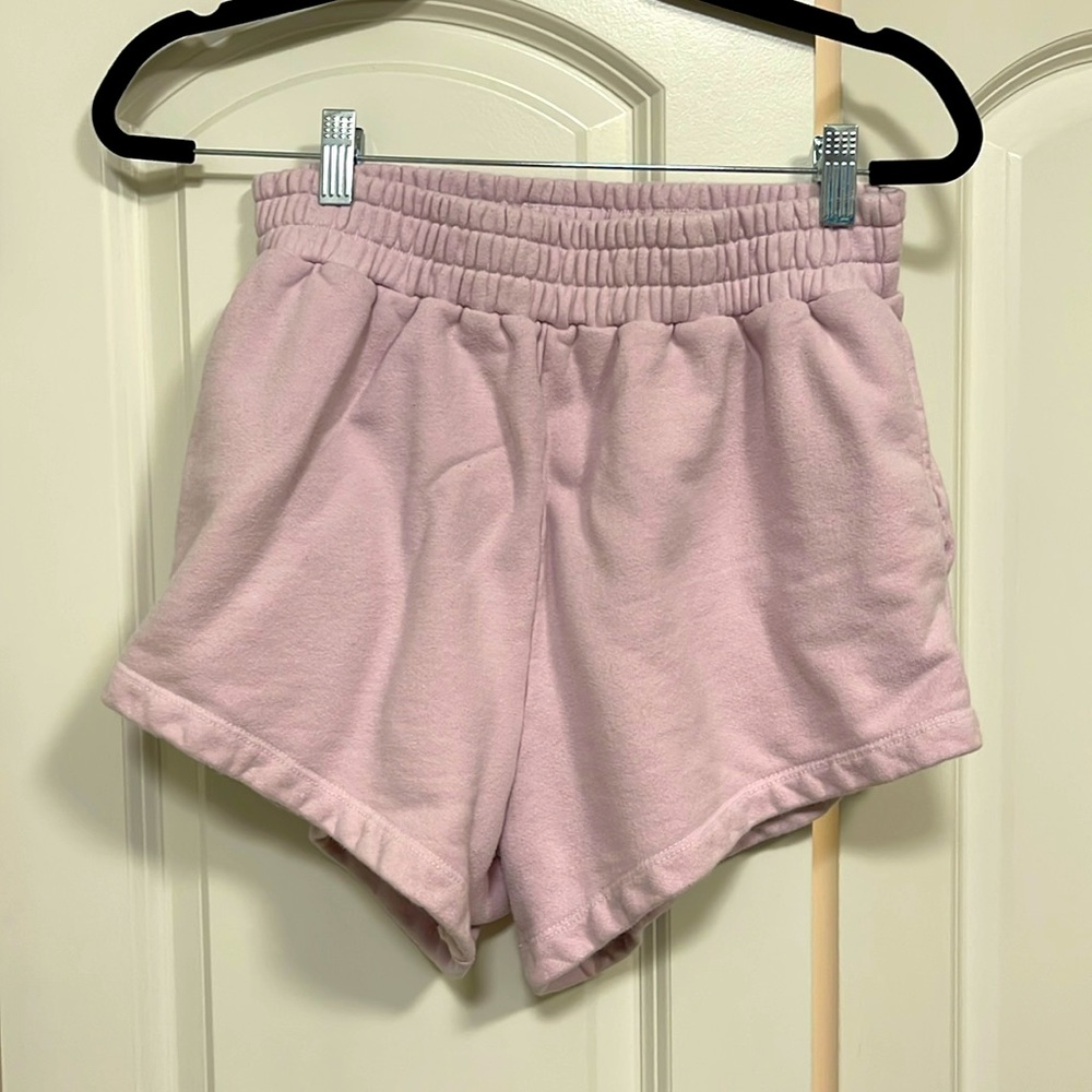 Daily drills super short! Size M/L. Color is ladybird